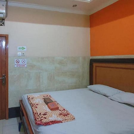 Homestay Gayatri Sawojajar Near Univ Negeri Malang Kampus 2 Mitra Reddoorz Exterior photo