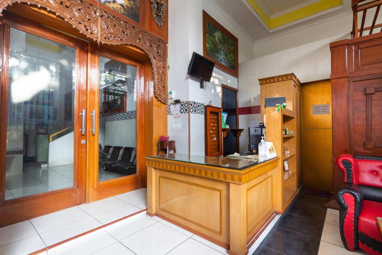 Homestay Gayatri Sawojajar Near Univ Negeri Malang Kampus 2 Mitra Reddoorz Exterior photo