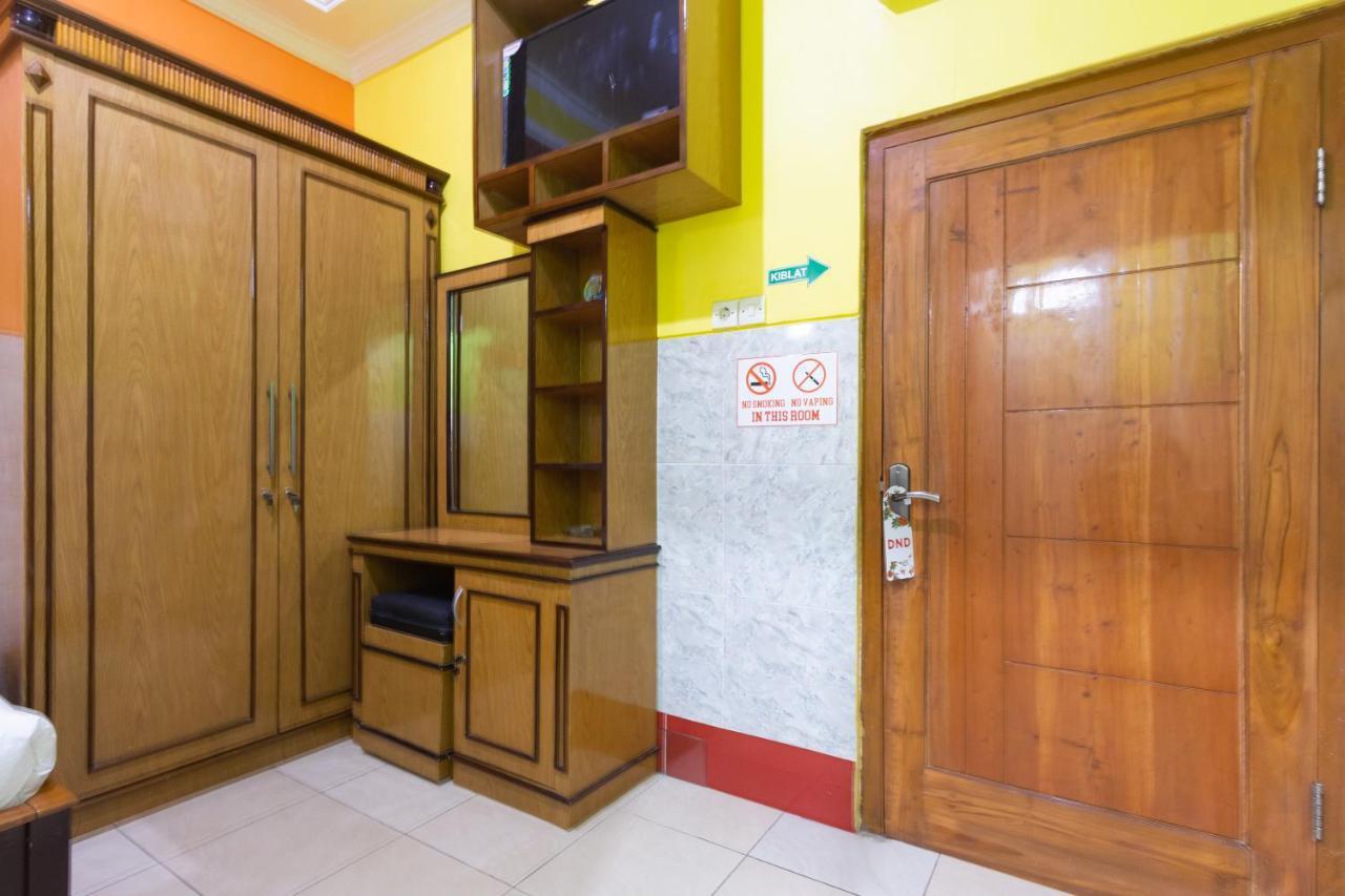 Homestay Gayatri Sawojajar Near Univ Negeri Malang Kampus 2 Mitra Reddoorz Exterior photo