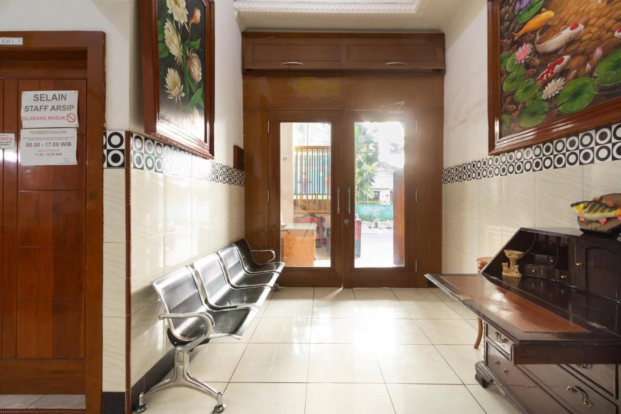 Homestay Gayatri Sawojajar Near Univ Negeri Malang Kampus 2 Mitra Reddoorz Exterior photo