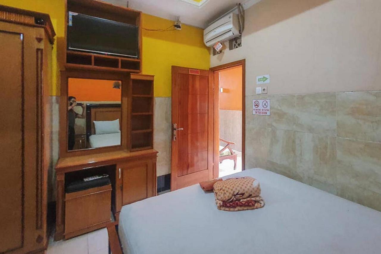 Homestay Gayatri Sawojajar Near Univ Negeri Malang Kampus 2 Mitra Reddoorz Exterior photo