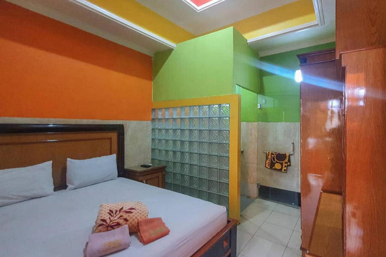 Homestay Gayatri Sawojajar Near Univ Negeri Malang Kampus 2 Mitra Reddoorz Exterior photo