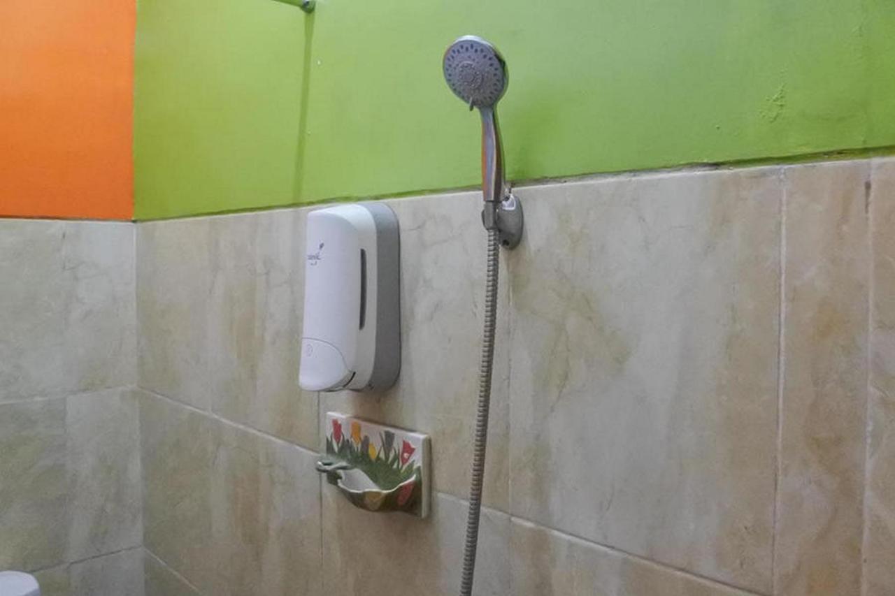 Homestay Gayatri Sawojajar Near Univ Negeri Malang Kampus 2 Mitra Reddoorz Exterior photo